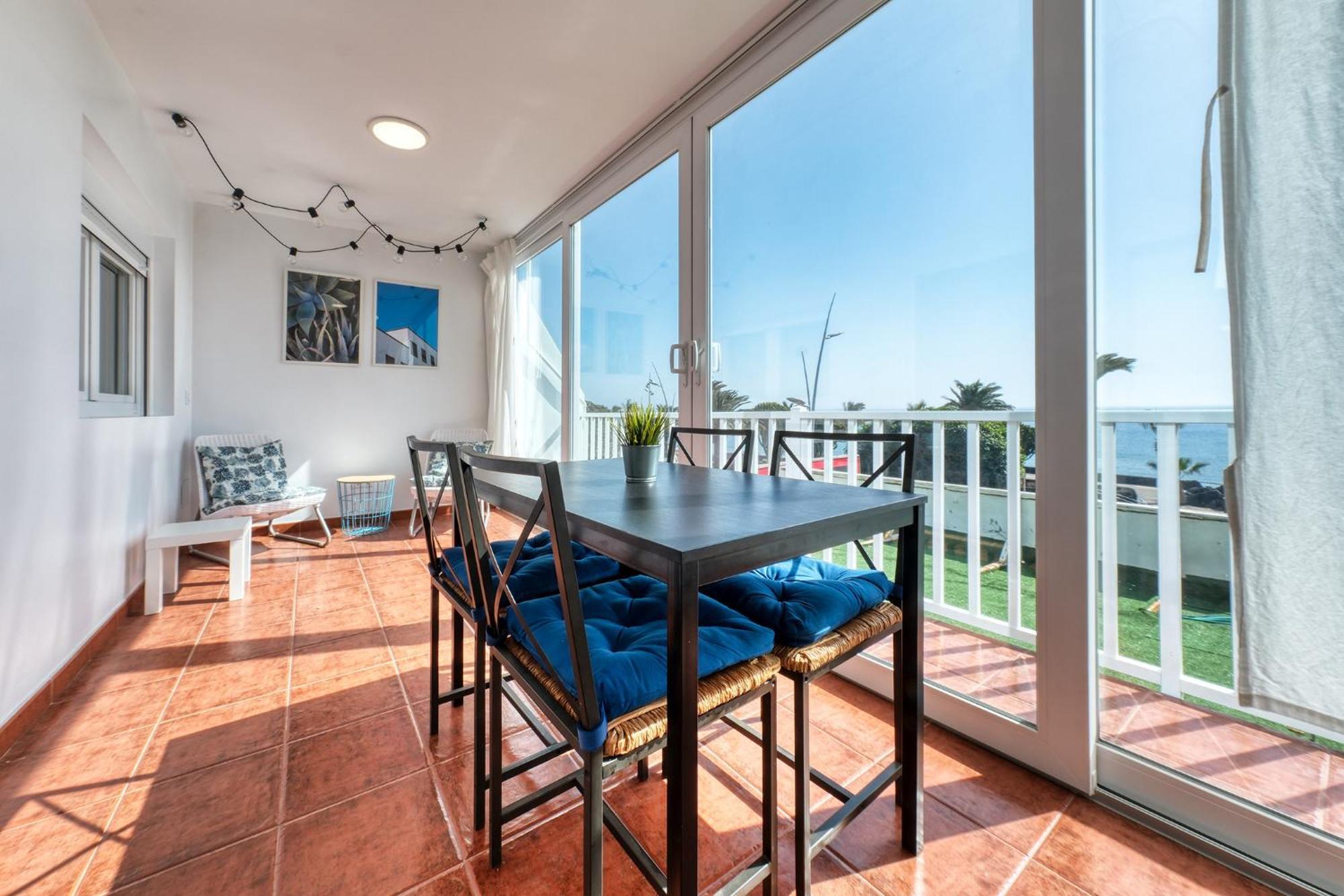 Casa Rame Beachfront, Amazing Seaview, Air-con Vakantiehuis