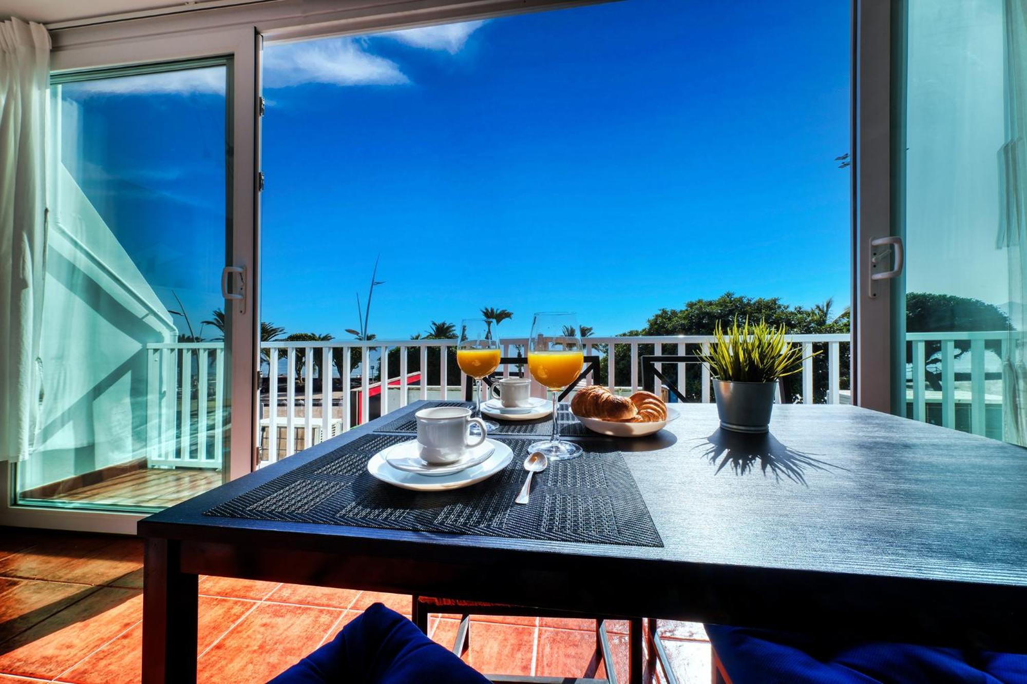 Casa Rame Beachfront, Amazing Seaview, Air-con Vakantiehuis *
